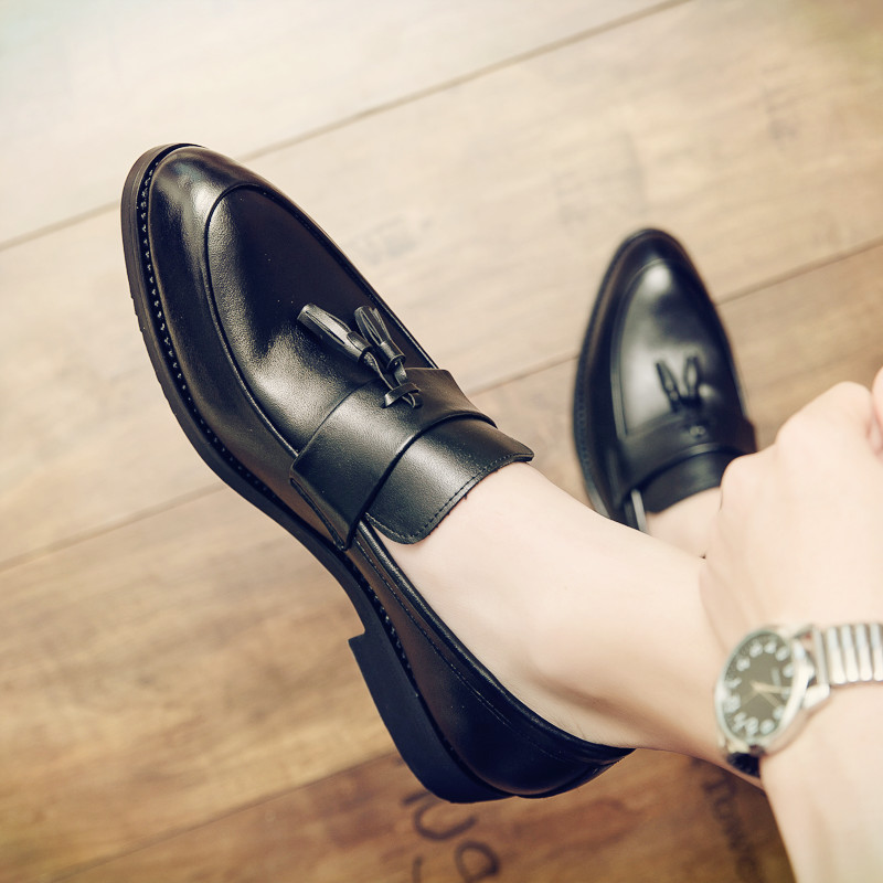 British men's pointed-toe inner height-enhancing leather shoes business sets of feet casual sponge cake nightclub hair stylist patent leather glossy tide shoes