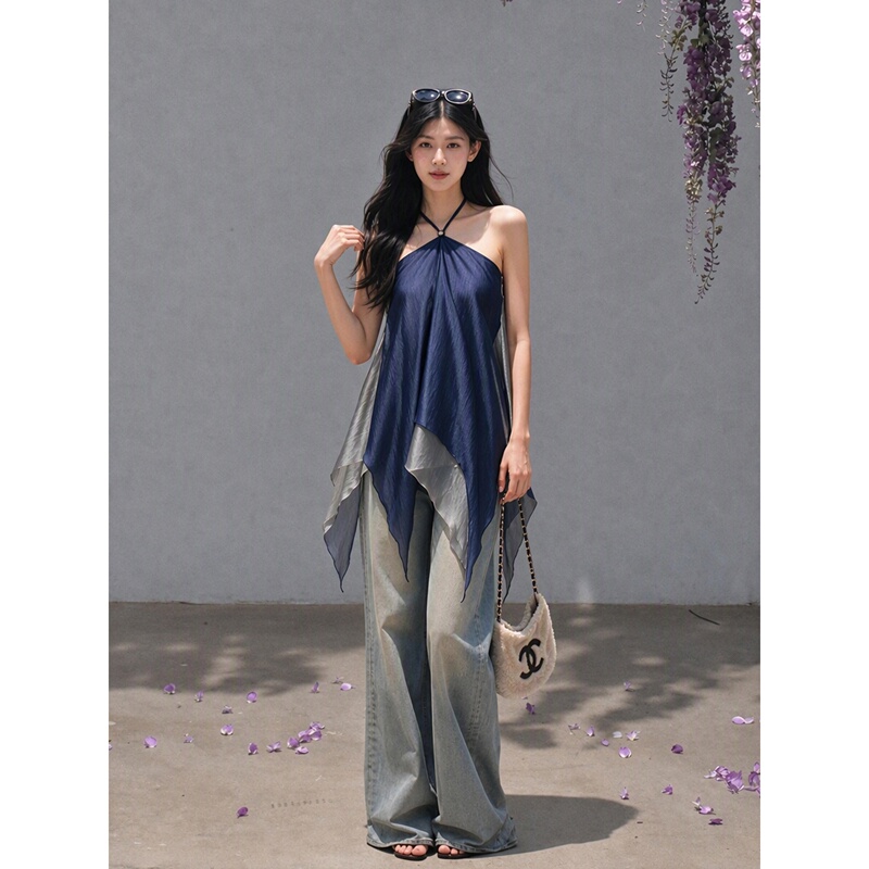 Halter Neck Top for Women with Contrasting Color Splicing, Asymmetrical Hem, Flowy Drape, Loose Fit, and an Atmospheric Feel for Outerwear Halter Neck Top for Women with Contrasting Color Splicing, Asymmetrical Hem, Flowy Drape, Loose Fit, and an Atmospheric Feel for Outerwear