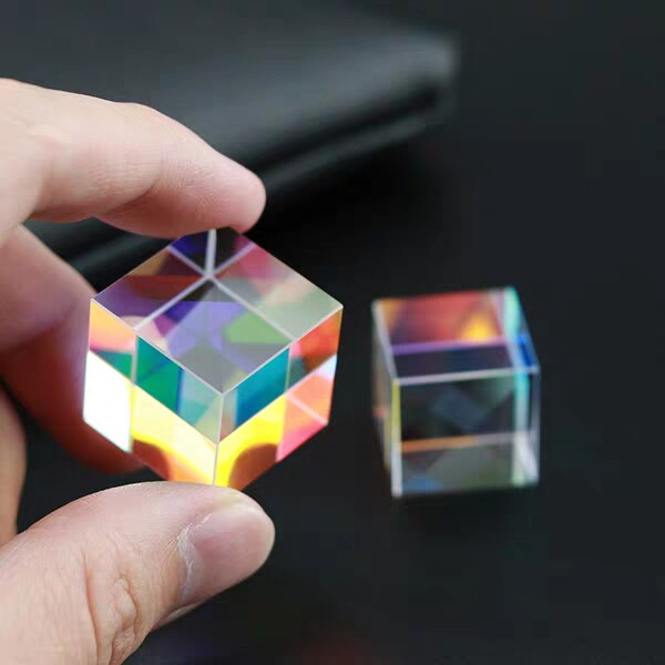Color prism six-sided 23mm CUBE light cube creative universe Rubik's cube three prism pendant rainbow photo