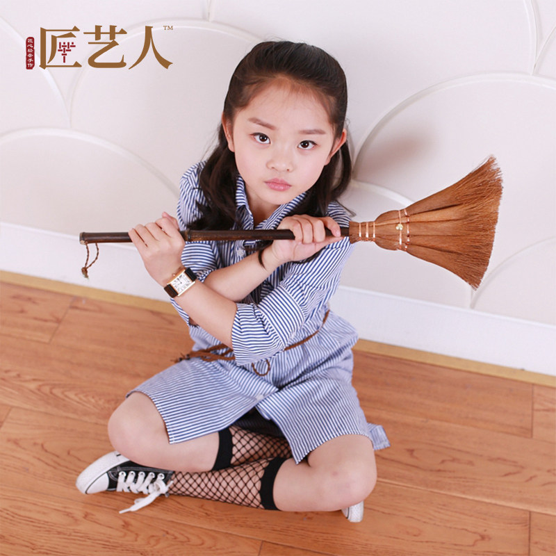 Children's mini short handle housework play house toy small broom natural plant hand-woven sweeping broom brown broom - Taobao