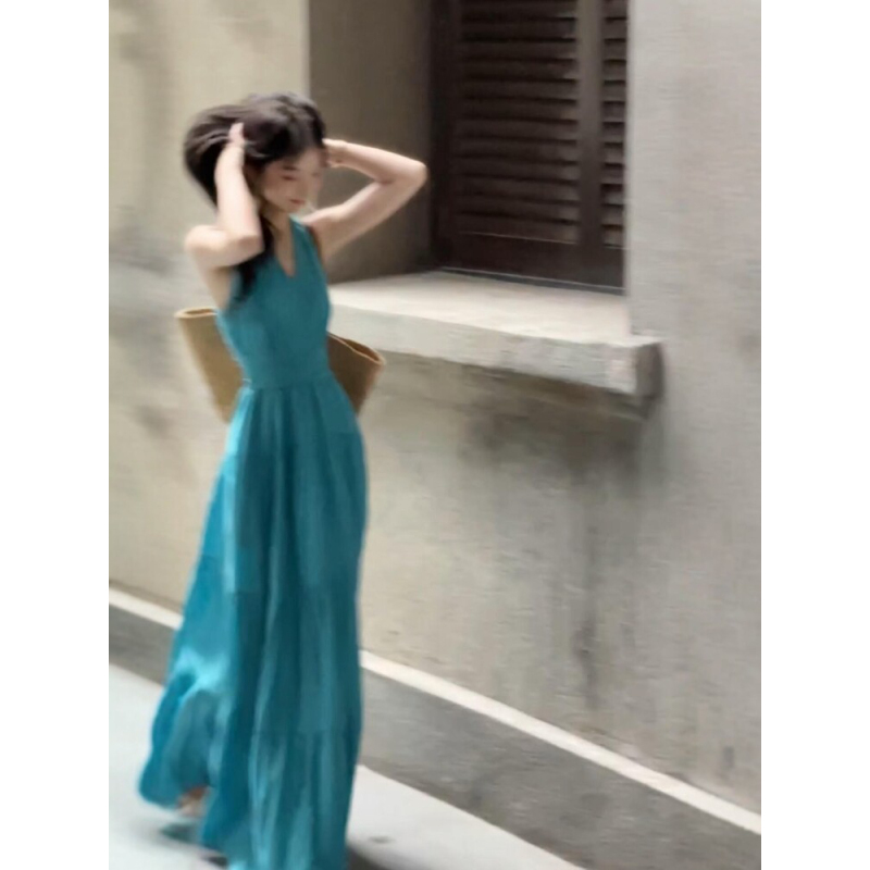 Beach Vacation Blue Halter Neck Strap Dress Women's Summer Sleeveless Waist-Cinching Large Hem Beach Stunning Long Dress