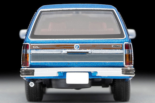 Модель машины 21年8月  tomy tlv lv-n209c/244a  nissan cedric wagon 木纹色