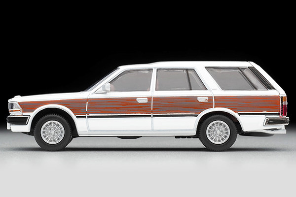 Модель машины 21年8月  tomy tlv lv-n209c/244a  nissan cedric wagon 木纹色