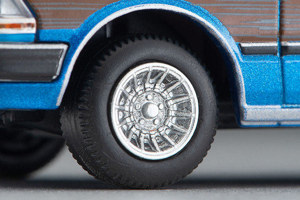 Модель машины 21年8月  tomy tlv lv-n209c/244a  nissan cedric wagon 木纹色