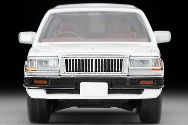 Модель машины 21年8月  tomy tlv lv-n209c/244a  nissan cedric wagon 木纹色