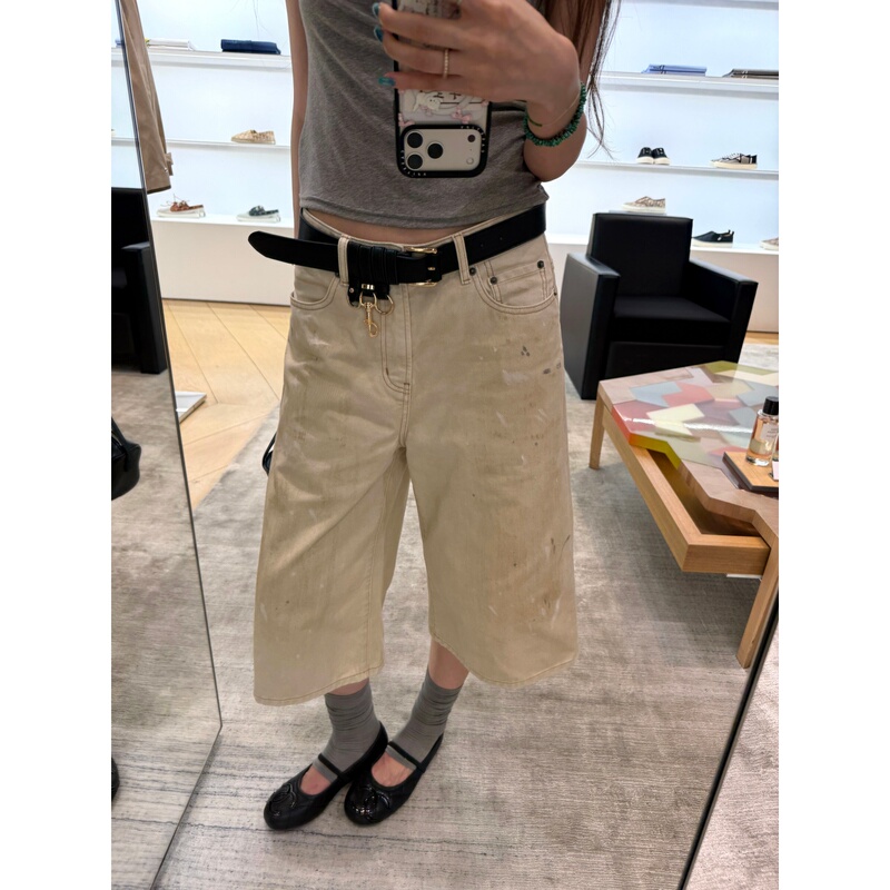 Yangzifan's "Acn* Splash-Ink Dirty Denim Style 100% Cotton Denim Shorts for Women, Summer Design with a Dirty Look Yangzifan's "Acn* Splash-Ink Dirty Denim Style 100% Cotton Denim Shorts for Women, Summer Design with a Dirty Look