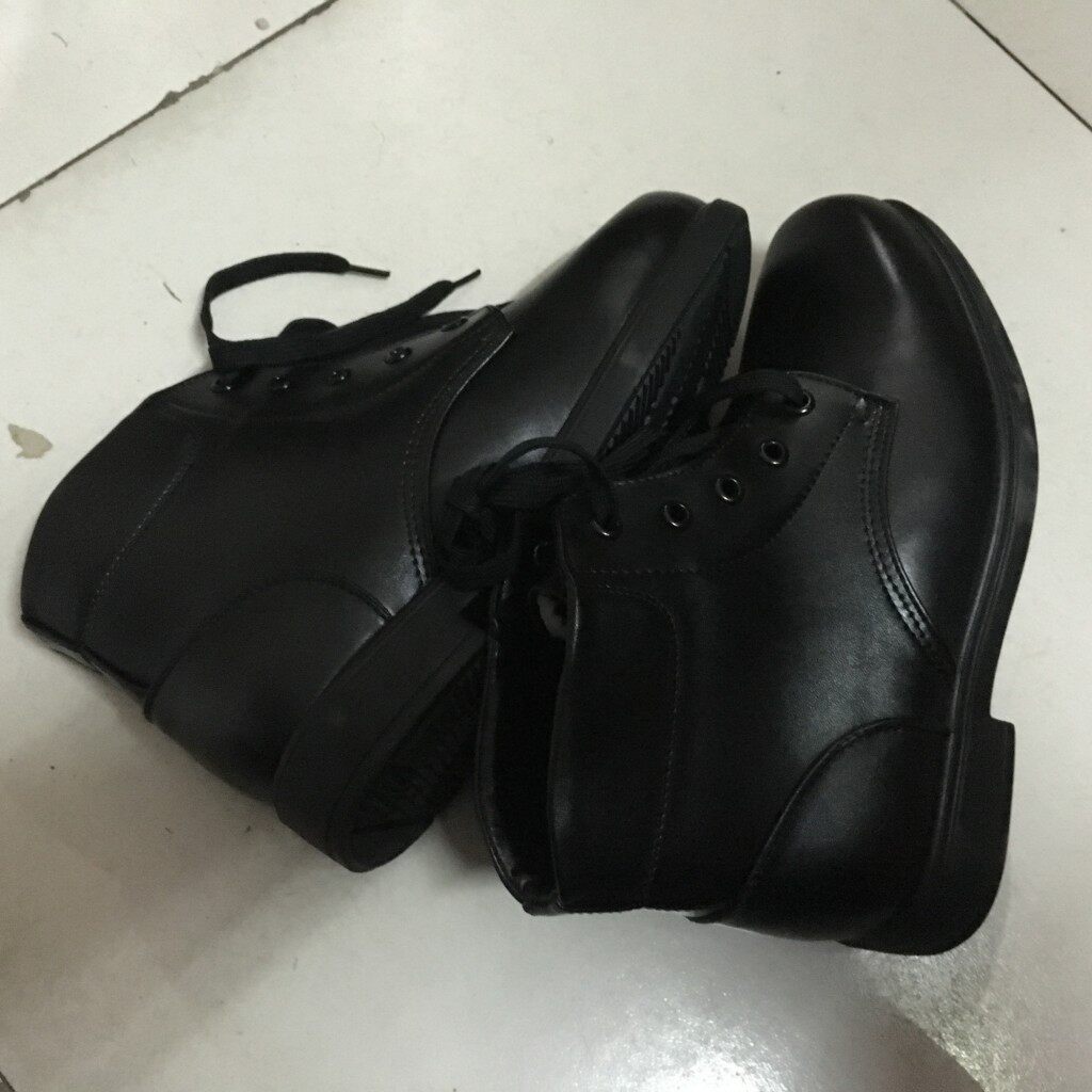 如何选择适合自己的2022秋冬新款男靴?