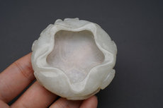 Ювелирные изделия и полуфабрикаты 天然老和田玉 荷叶形文房水盂