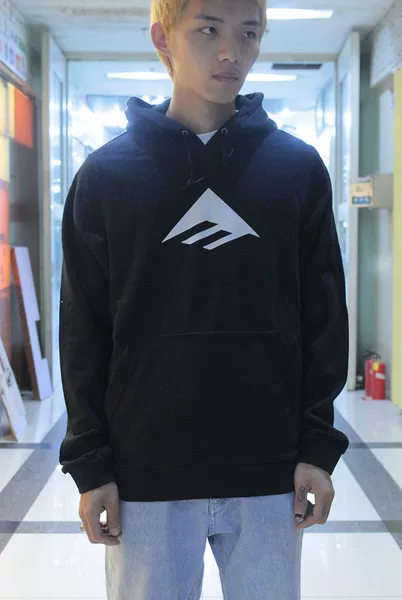 Товары от 上海易飞滑板店（SHANGHAI EFREE SKATESHOP）