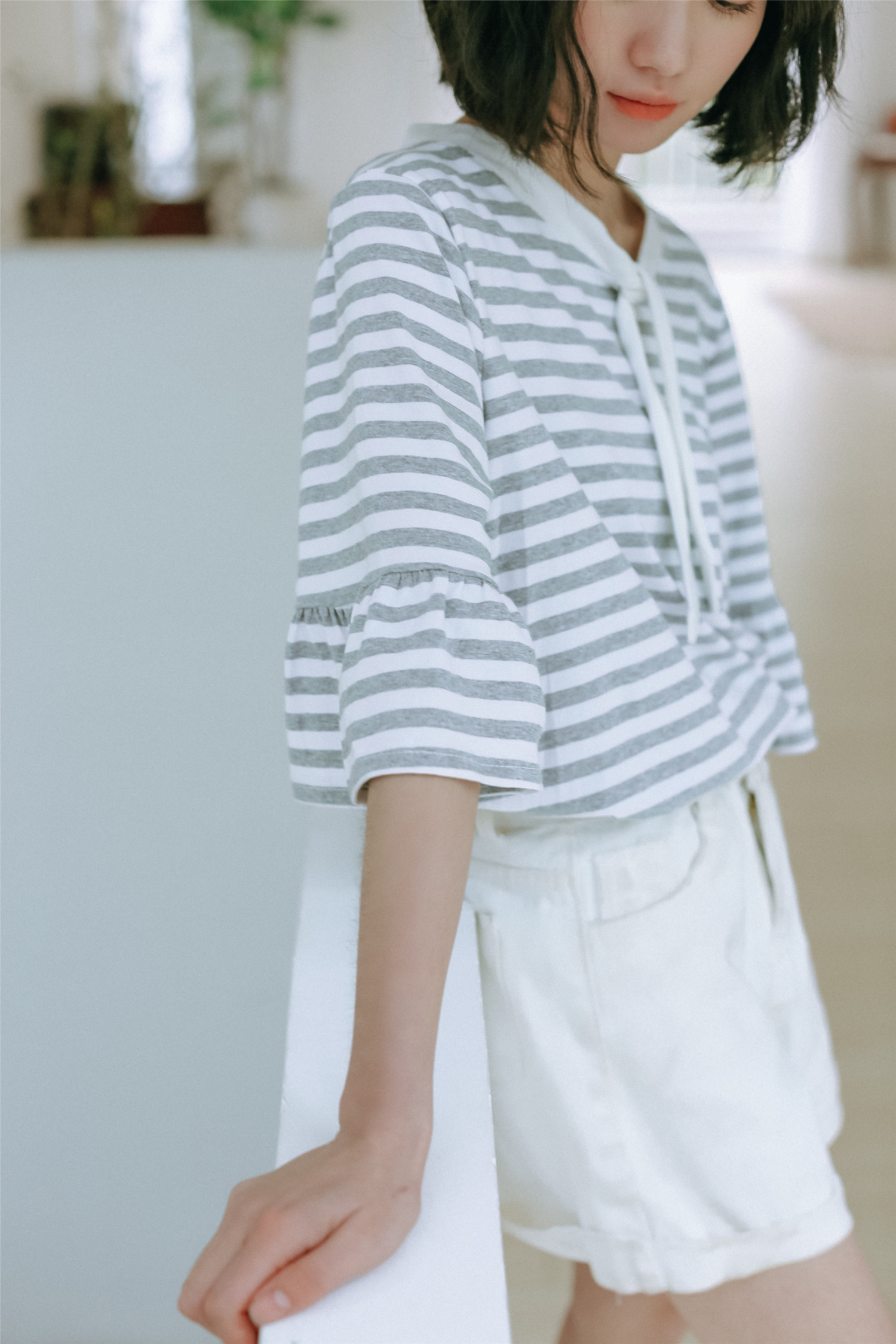 VK旗艦店 韓系新款條紋撞色領帶短袖上衣