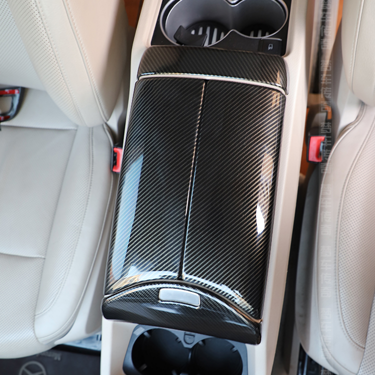 奔驰S级中控储物新解：提升驾乘体验的秘密小物件