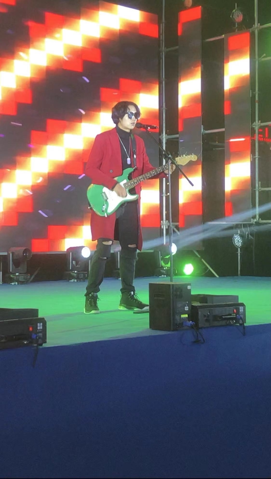 2021卓越与阿博《祝您快乐•黄家驹》致敬BEYOND91巡回演唱会-深圳站 2021卓越与阿博《祝您快乐•黄家驹》致敬BEYOND91巡回演唱会-深圳站