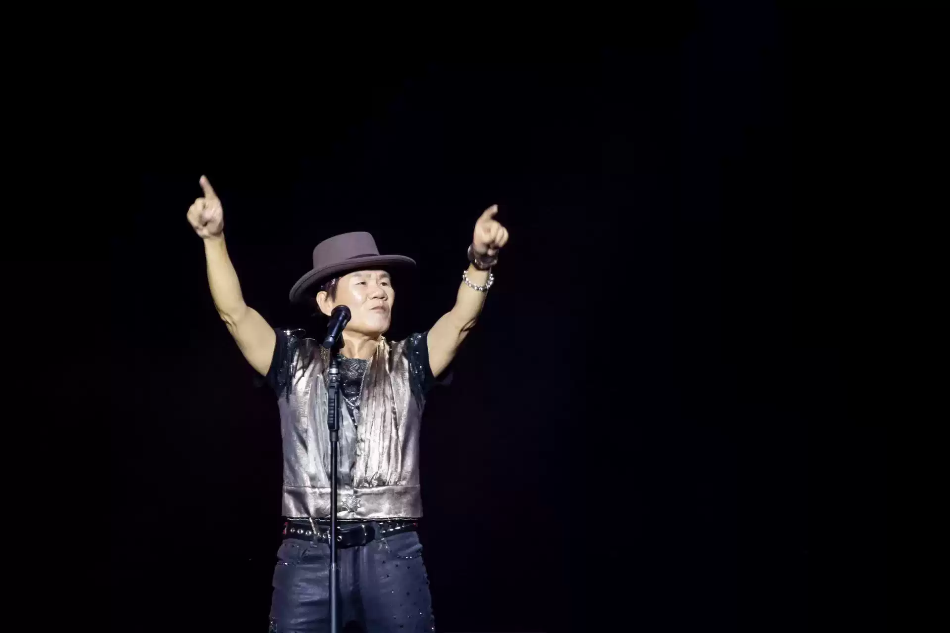 给所有知道我名字的人》赵传2024巡回演唱会-宁波站