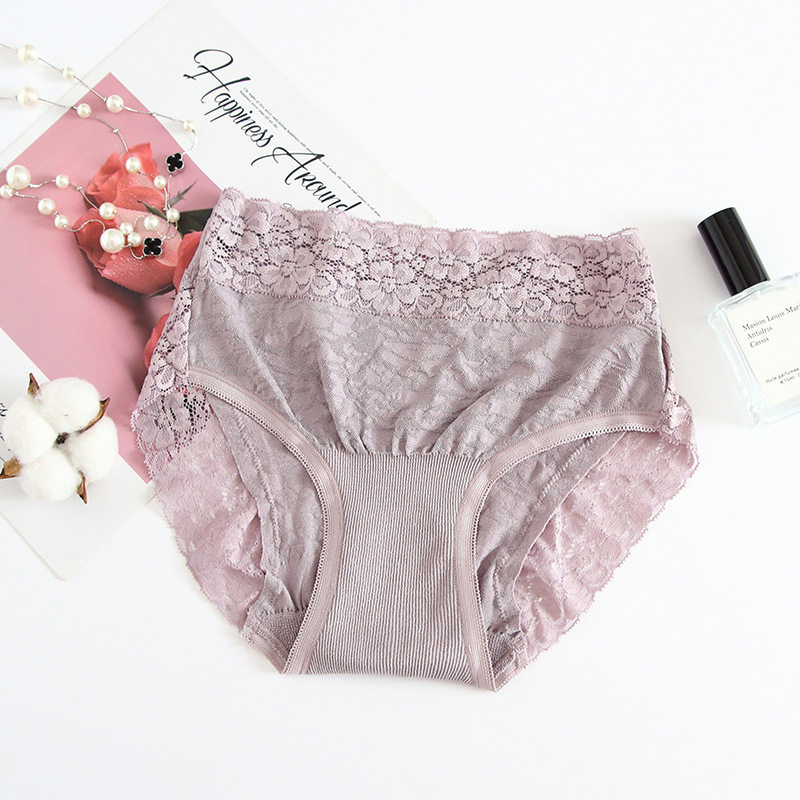 Sexy lace indelible mid-waist triangle lady with hips and hips and small belly elastic underpants