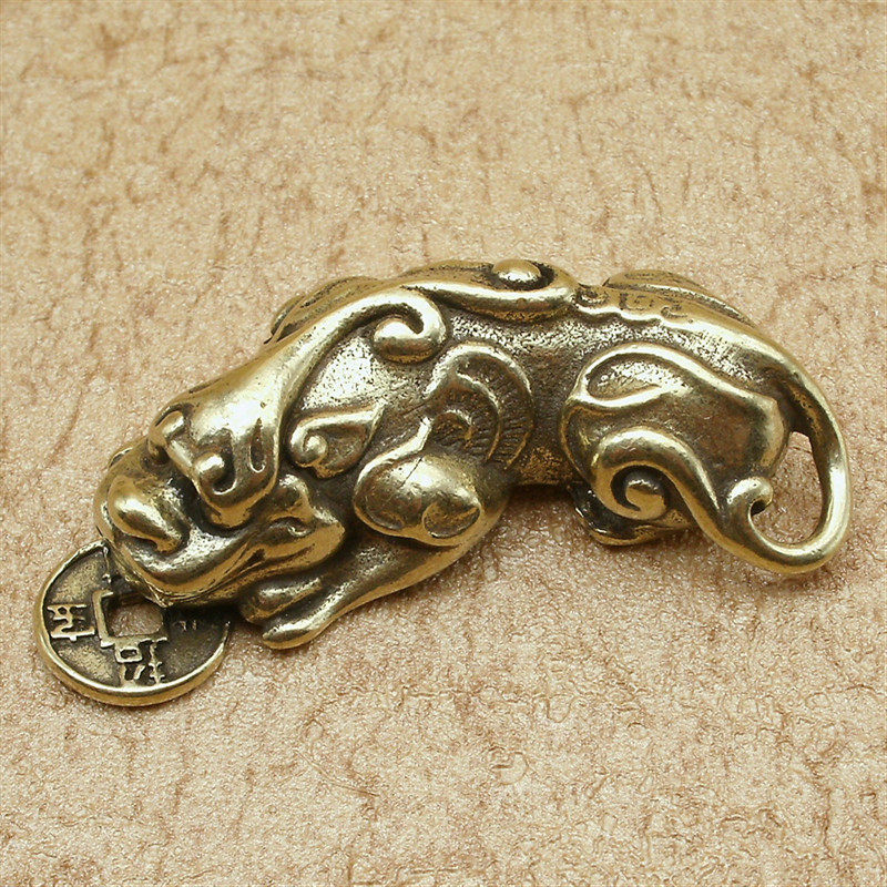 Key buckle pendant retro bite money leopard Handlebar piece of money pendant car key pendant