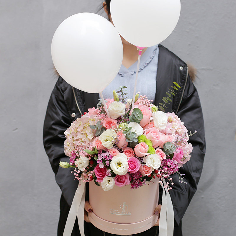 Valentine's Day online red Korean hug bucket flower express Chengdu Shuangliu Pi County Tongcheng Huayang Rose bouquet birthday