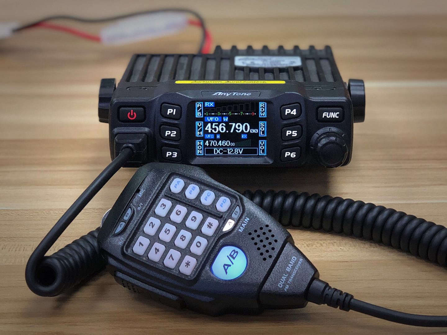 Free Toss AT-778UV Mini Radio Radio Car Car UV Dual - band color screen Double - display 25W