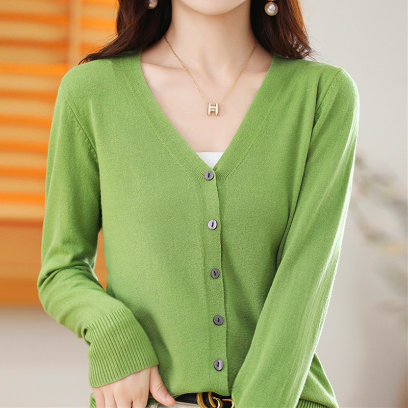 2026 New Women's Green Knitted Cardigan Outerwear Spring and Autumn V-Neck Stylish Sweater Knitwear Jacket
