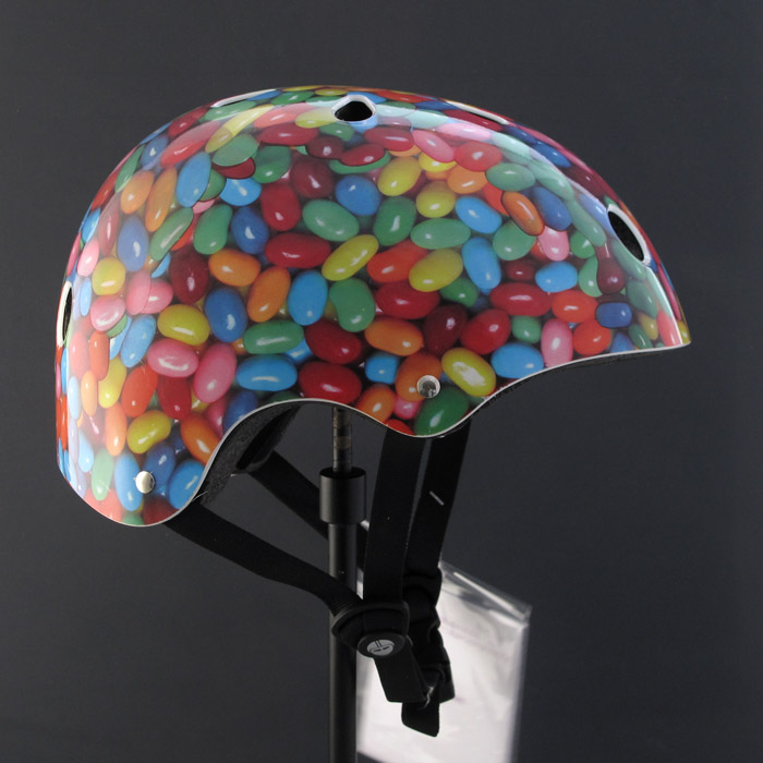 Foreign trade factory inventory defect clearance V11 colorful bean roller skating extreme bicycle mountain bike riding helmet