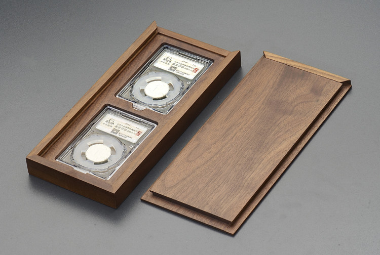 Laoqianzhuang black walnut all solid wood plain surface medium gold Yuantai graded coins double collection box personalized design
