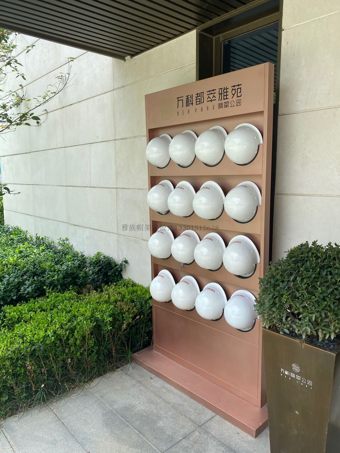 Helmet rack Floor-to-ceiling helmet storage rack Iron hat rack placement rack Stainless steel placement rack