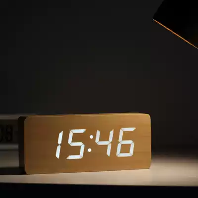 Yizhou clock Retro classic wooden LED electronic alarm clock Creative LED living room clock Mute bed clock
