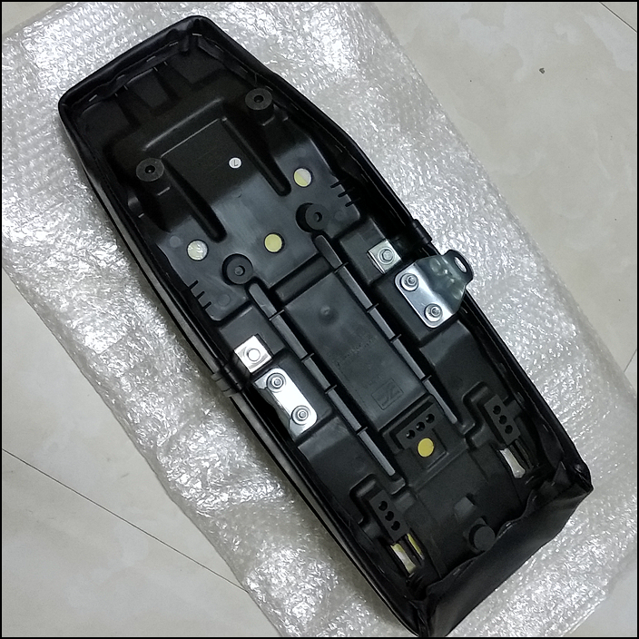 Phụ kiện xe máy Sundiro Honda SDH125-A-B-V Ghế ngồi yên xe - Đệm xe máy da bọc yên xe exciter 150