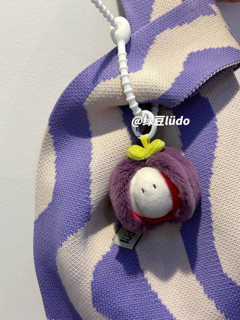 LUDO Bald Fruits Mangosteen Plush Keychain detail image