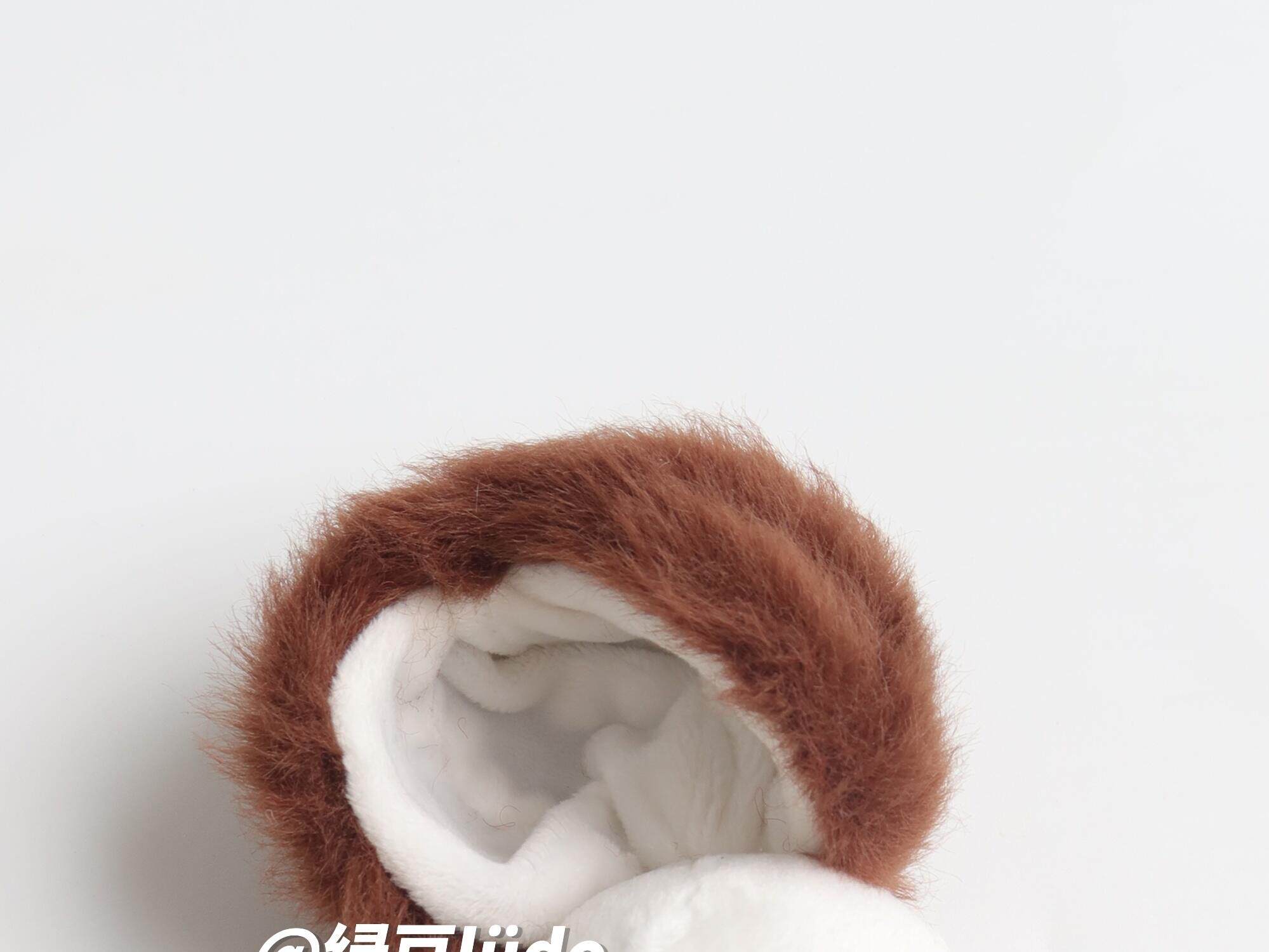 LUDO Bald Fruits Hairy Coconut Plush Keychain detail image