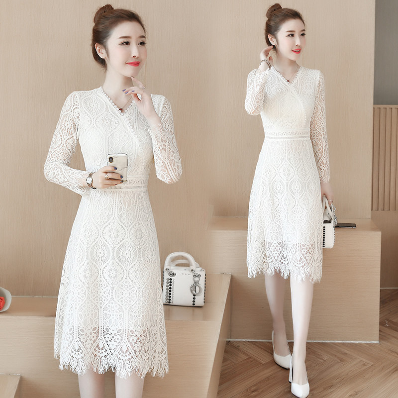 2022 new early spring autumn beating the bottom broken flower lace long sleeve foreign dress lady A character small sub-body high end temperament
