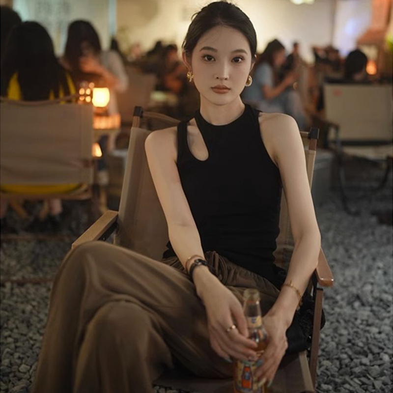 Black Hollow-Out Halter Neck Camisole for Women, Summer Inner Wear or Outer Wear, American-Style Racerback Sleeveless T-Shirt, Shoulder-Cutout Short Top Black Hollow-Out Halter Neck Camisole for Women, Summer Inner Wear or Outer Wear, American-Style Racerback Sleeveless T-Shirt, Shoulder-Cutout Short Top