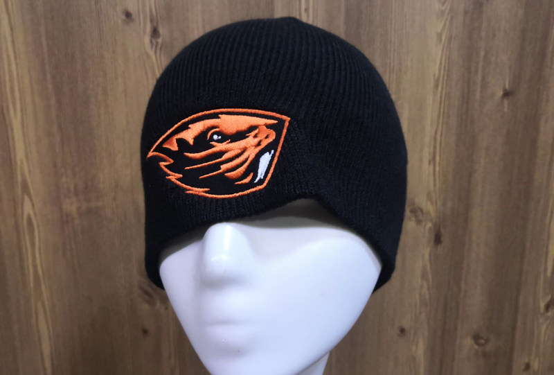 Single NCAAF Oregon Beaver Team Black Embroidered Standard Woolen Hat Warm Knit Hat Cold Cap 18-6
