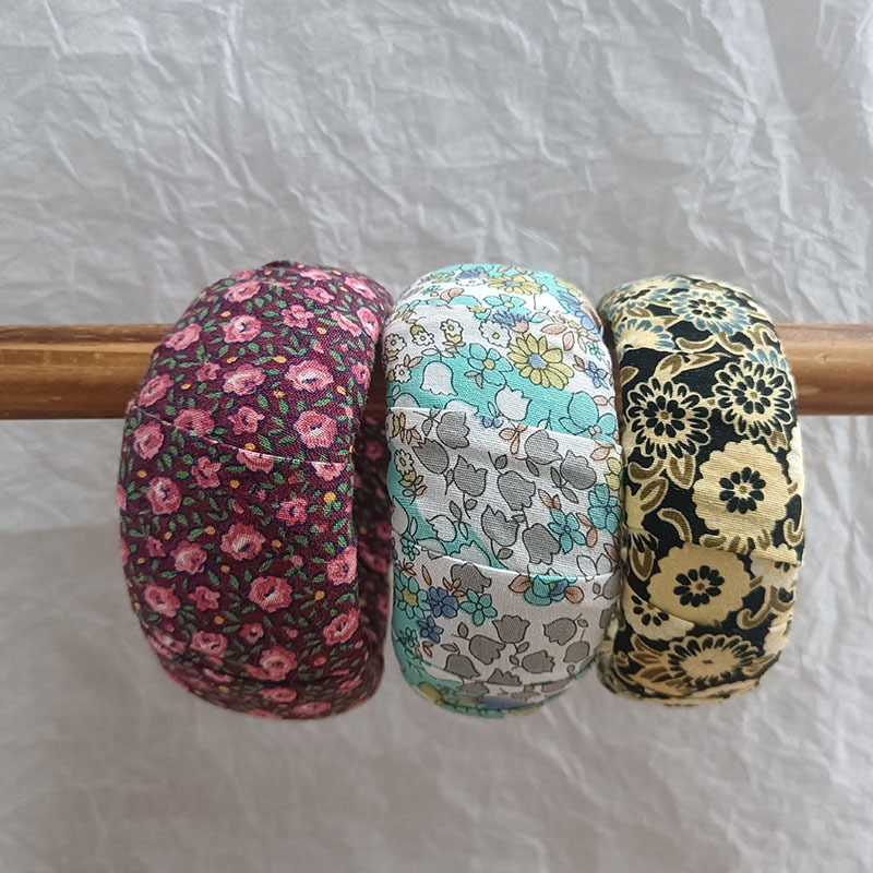 C6-911-6 Tingkai's Unique 3-Piece Floral Fabric Resin Bracelet Set