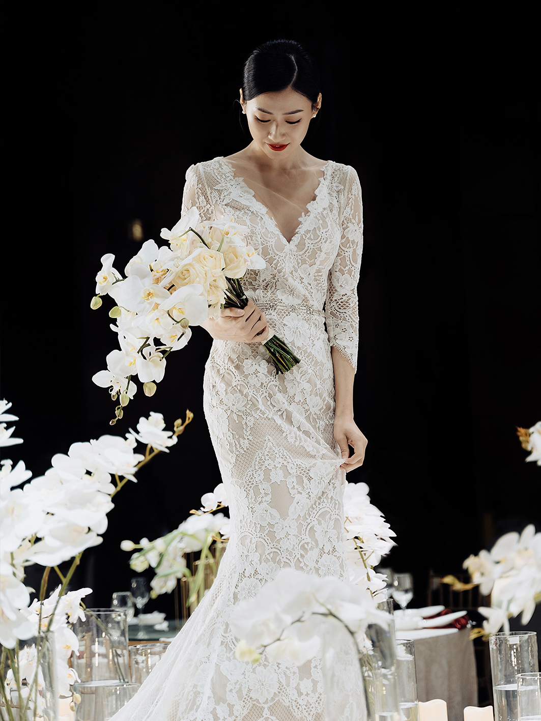 2022 New shoulder fish tail wedding dress high - grade retro lace small trailed tail exposure back slim long sleeve greeting