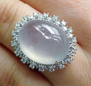 White jewelry gold inlaid jade ring ready for sale