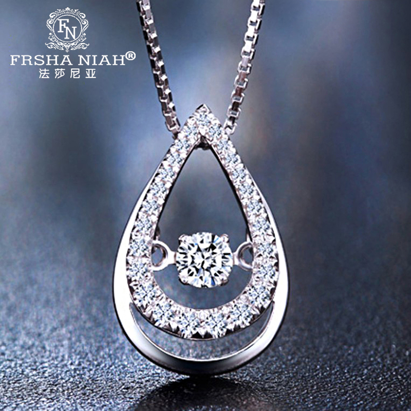 The diamond chain of the Au750 moving diamond chain of the 18K platinum diamond necklace