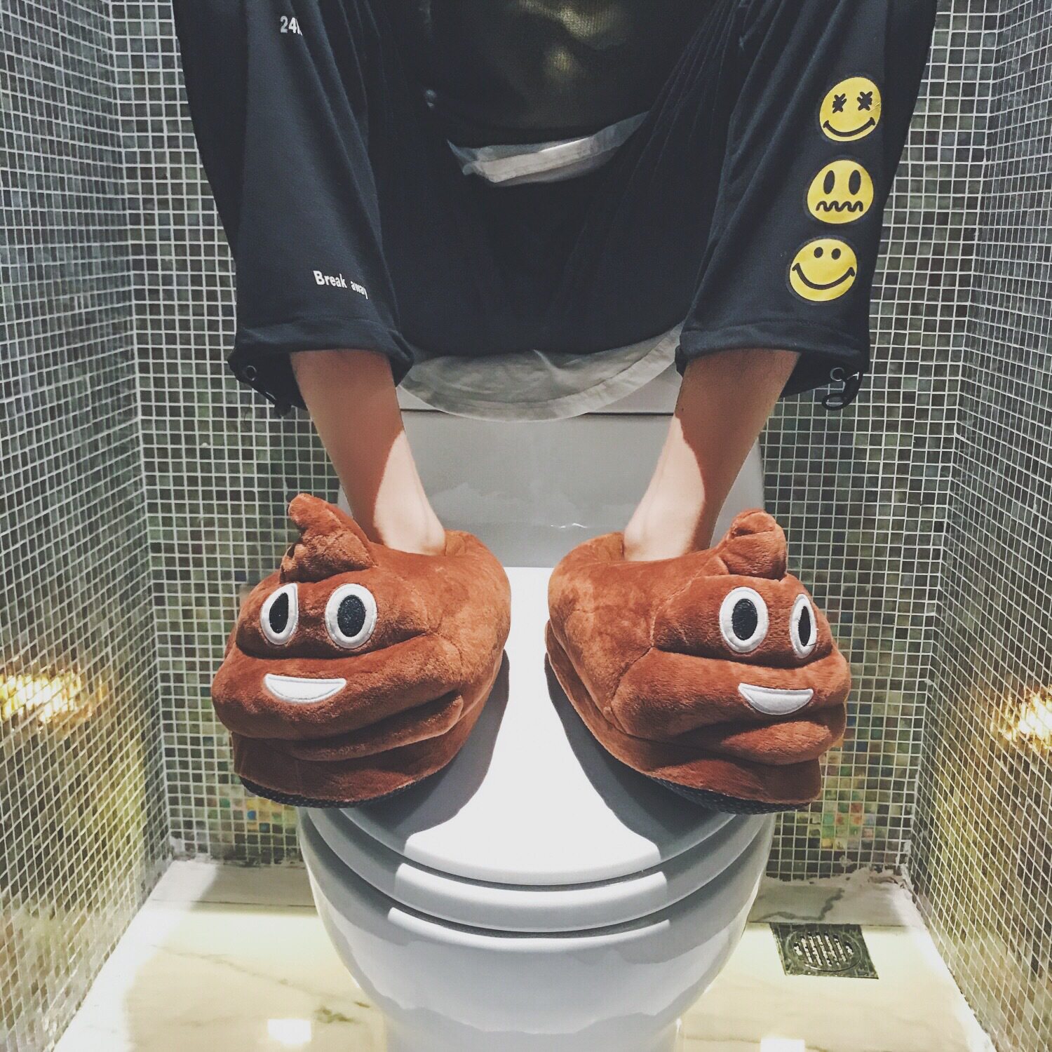 Stool poo Home cotton shoes Blame Creative Expression Winter Warmth Cute cartoon Smiley Face Comfy Couple Cotton Slippers