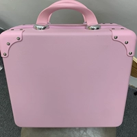 Красный пластиковый набор материалов