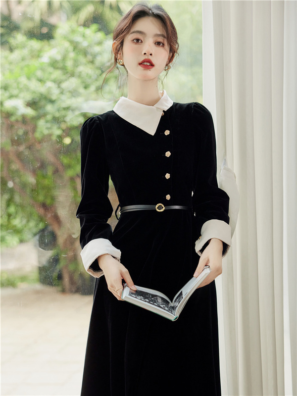 French-Style Vintage Velvet Long-Sleeve Dress, Elegant and Sophisticated, New High-End Unique Design, Flattering Hepburn-Style Little Black Dress French-Style Vintage Velvet Long-Sleeve Dress, Elegant and Sophisticated, New High-End Unique Design, Flattering Hepburn-Style Little Black Dress