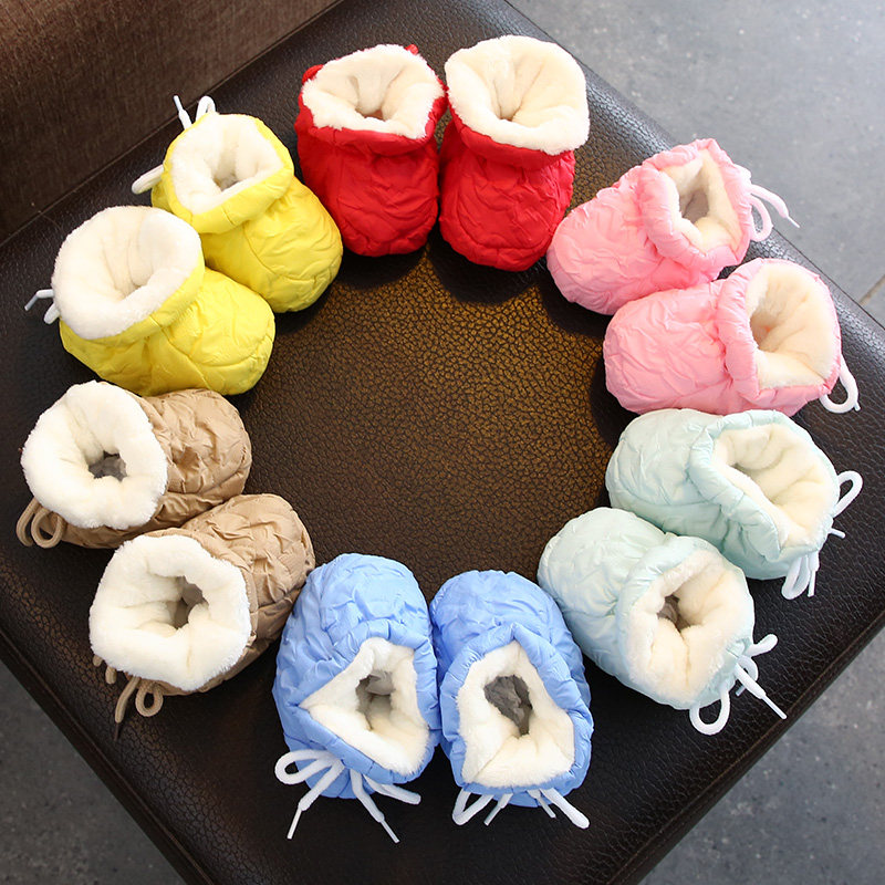 Newborn cotton shoes down shoes do not fall baby shoes in winter heating for 6 months baby shoes soft sole foot protection 0-1