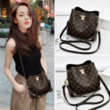 Универсальная сумка через плечо, модная небольшая сумка, коллекция 2023, популярно в интернете