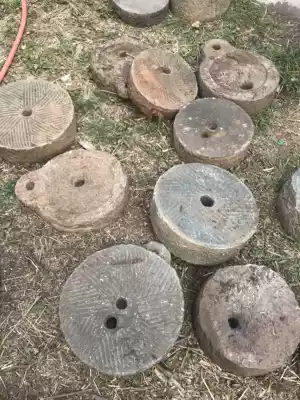 Yunnan folk thrift stone grinding plate footstool stone retro decoration paving