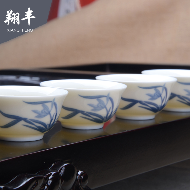 Xiang feng blue and white porcelain tea tieguanyin red ceramic cups of a complete set of semi - automatic creative kung fu tea set