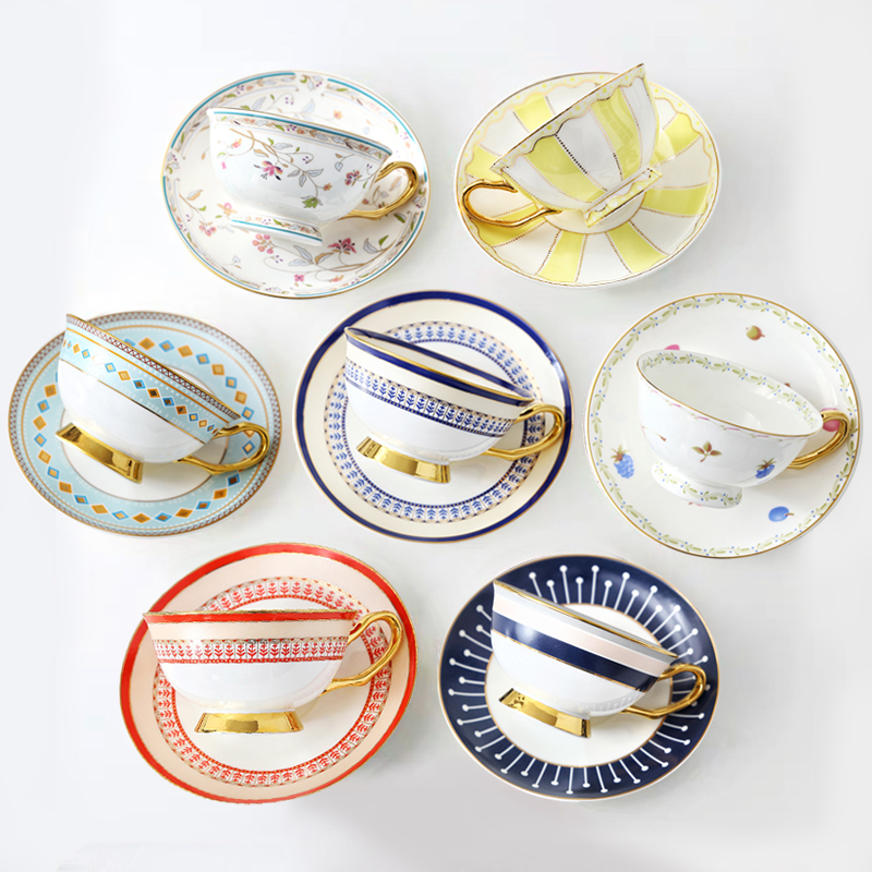 Bone Porcelain Coffee Cup Suit Eurostyle Small Lavish Delicate and Luxurious Cup in the English Afternoon Tea Flower Tea Cup