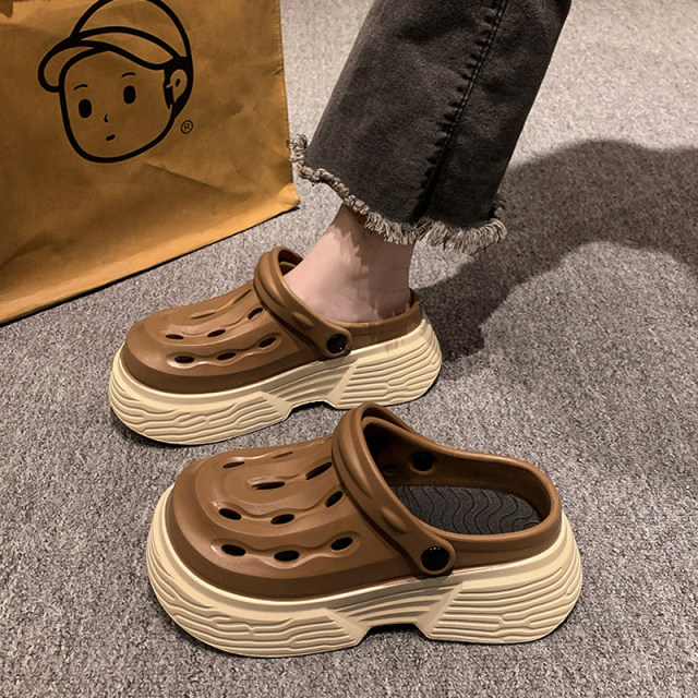 Anti-slip Crocs Women's Summer Outerwear 2024 New Baotou Thick Sole Heightening Beach Sandals Slippers with Shit Feeling