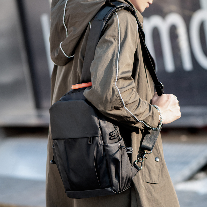 Casual Men's Chest Bag Minimalist single shoulder Inclined Satchel multifunction Chauded Shoulder Bag bag Tide Postman Bag Men Bag