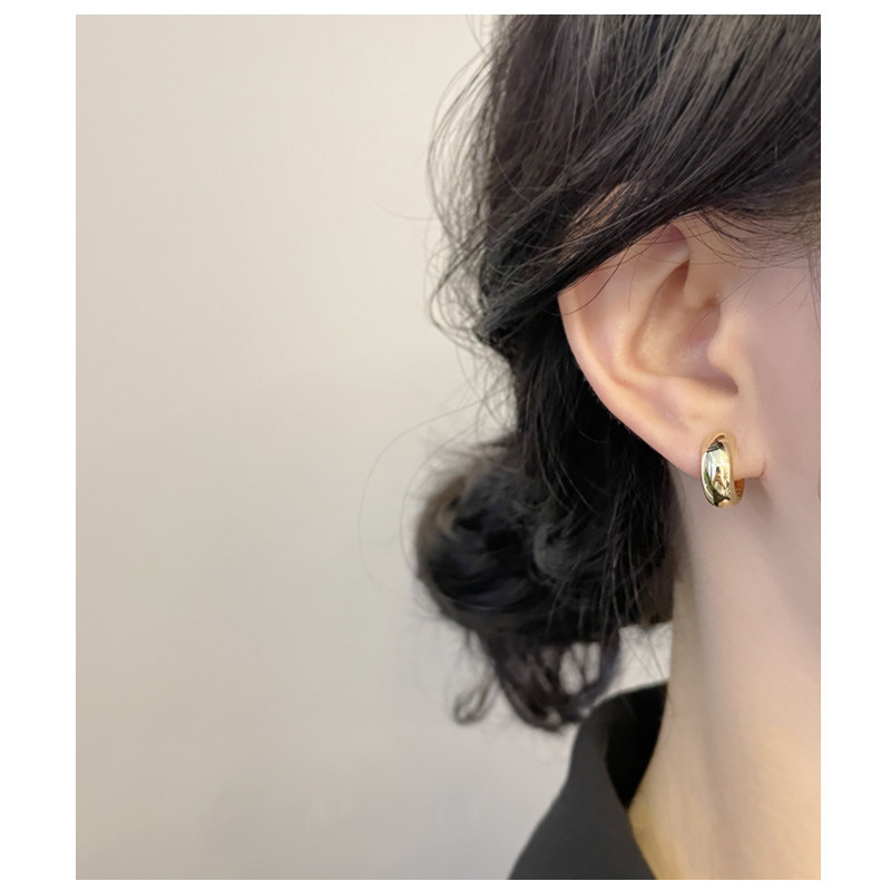 Metal Glossy Without Pain Advanced Ear Ring Mosquito Coil Pan Small Crowdear Clip Without Earrings Female Brief Earrings 100 Hitch Surmounted Tide