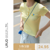 LRUD short sleeve female design sense niche T-shirt 2021 summer new Korean version short hot girl top slim body shirt