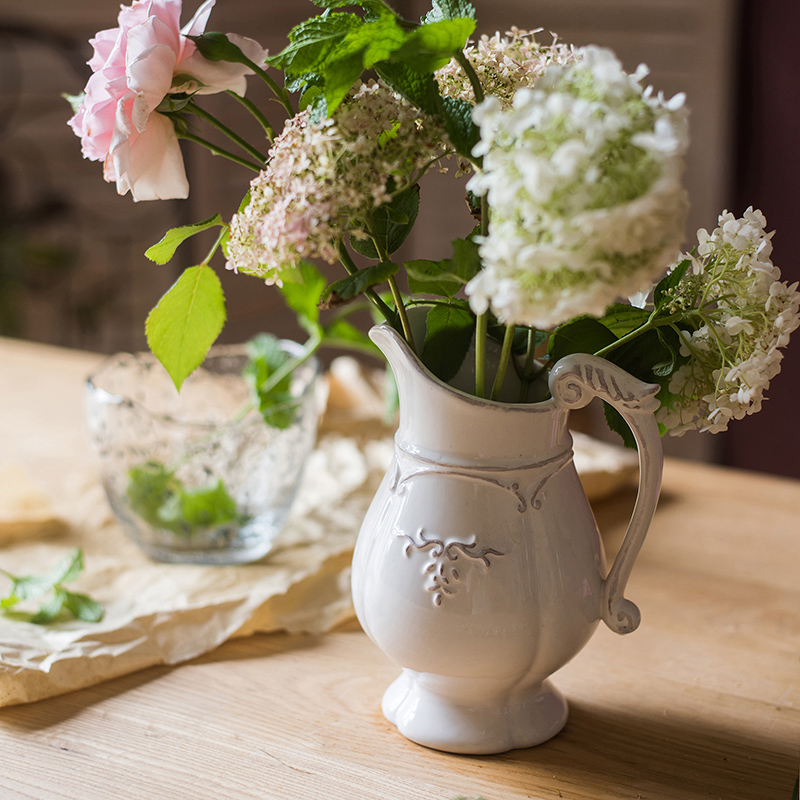 Culvert style white porcelain flower pot elegant classic retro floral vase ceramic glazed under color decoration hem