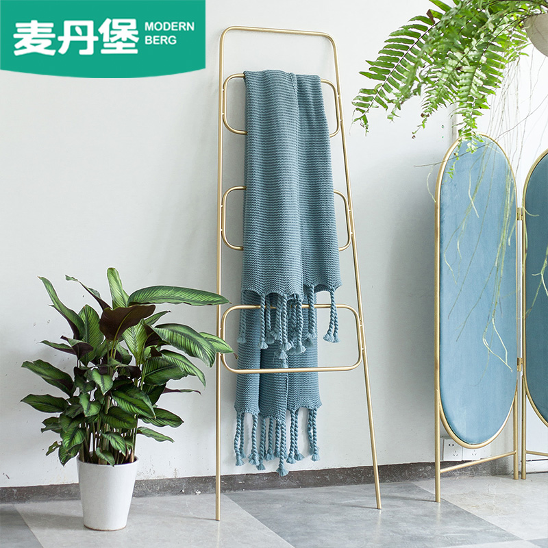 Simple clothes hanger Nordic light extravagant idea floor bedroom hanging clothes hanger iron art bathroom towel rack leaning against wall clothes hat rack